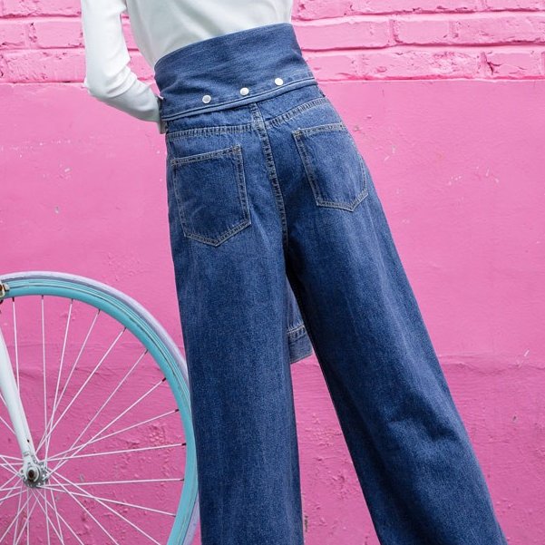 老婆腿不好看，智慧的她只穿阔腿裤，总是被人夸腿“又细又直”