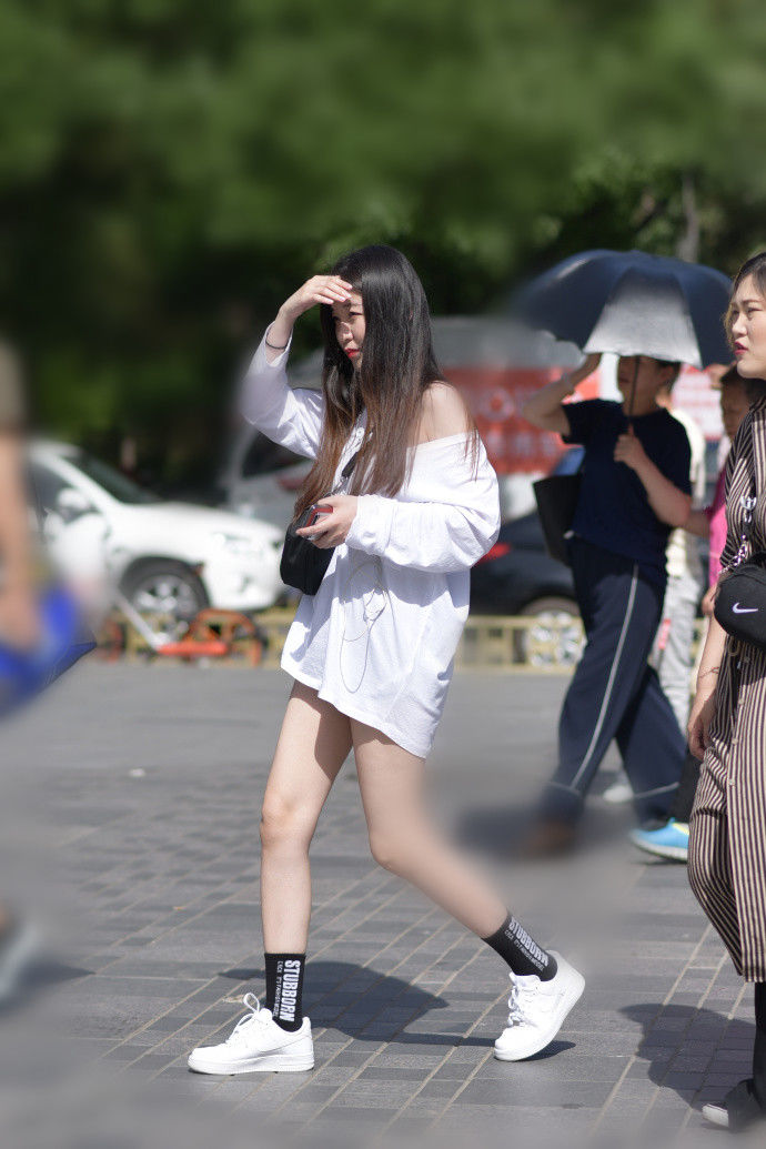 北京街拍，简单的搭配也能穿出女神范儿，让你魅力十足