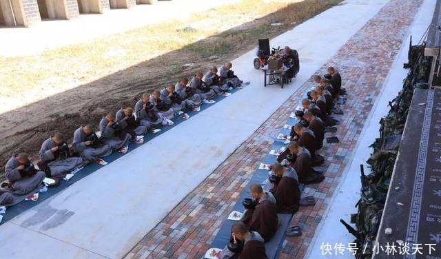 中国唯一不受捐赠的行脚僧，35个女僧风餐露宿，一日行走20里