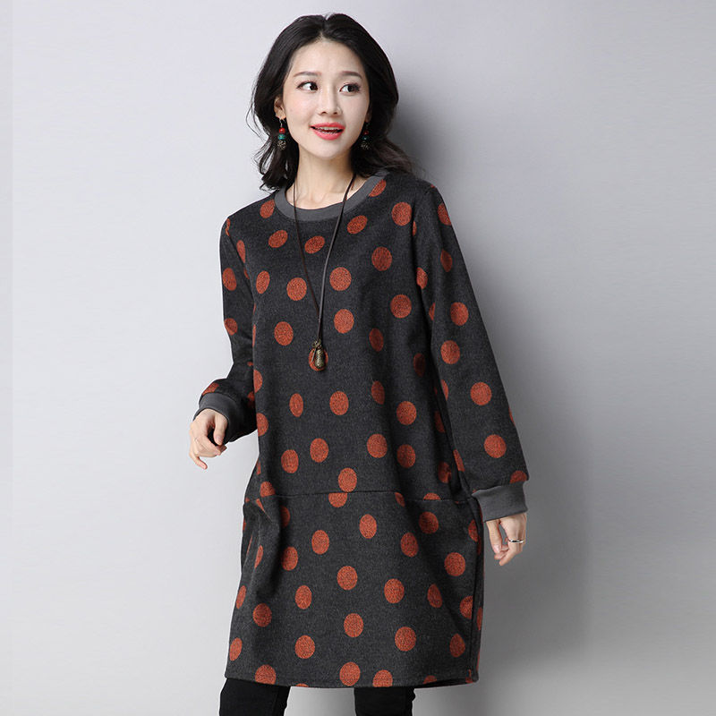 羽绒服要哭了，如今流行穿“夹棉”装，保暖又不笨重，女人味又足