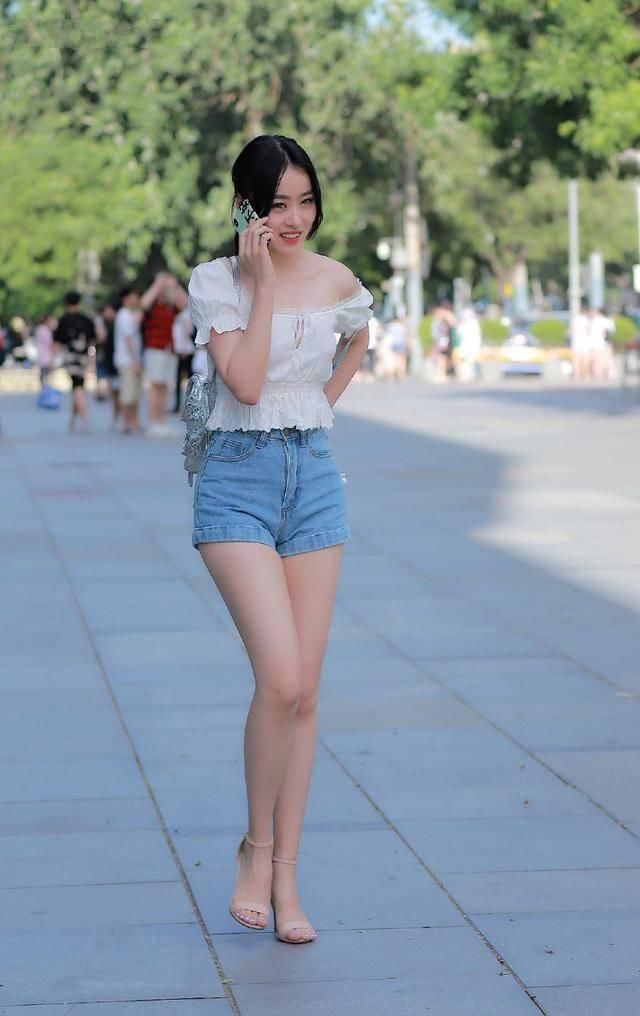 街拍：小姐姐就是会搭配衣服，做最美丽的自己！