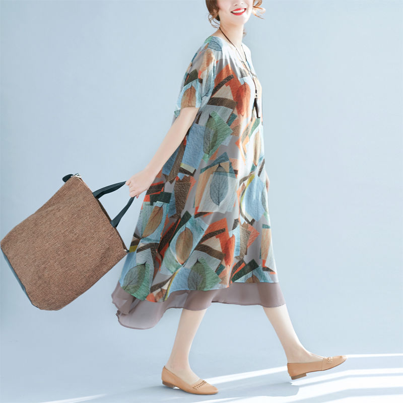 “微胖”身材最性感!穿连衣裙丰满曼妙，女人味十足，火辣又撩人