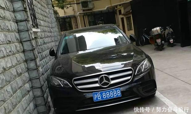 上海最贵的奔驰E,牌照就值700万,无法过户