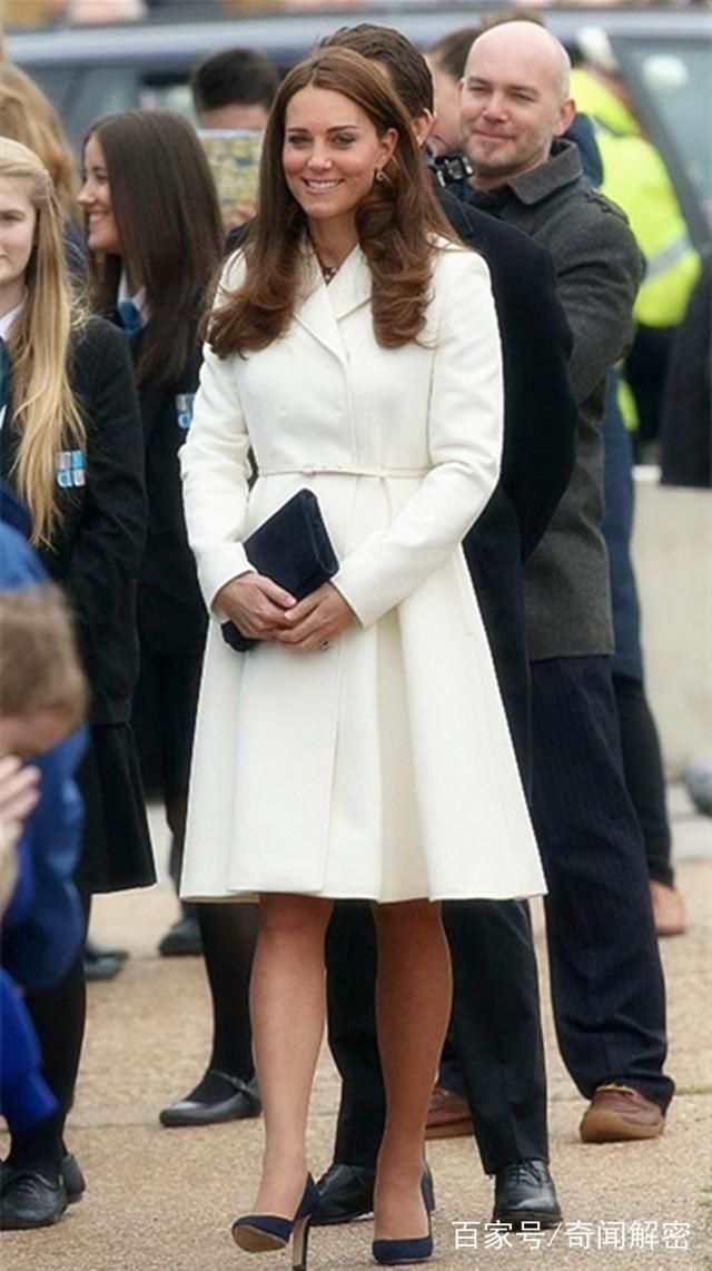 凯特王妃真的美吗？老照片告诉你，端庄大方，令人心动