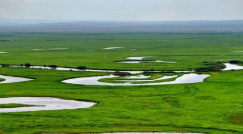 中国很特殊的城市，面积相当于山东和江苏两省总和，旅游资源很丰