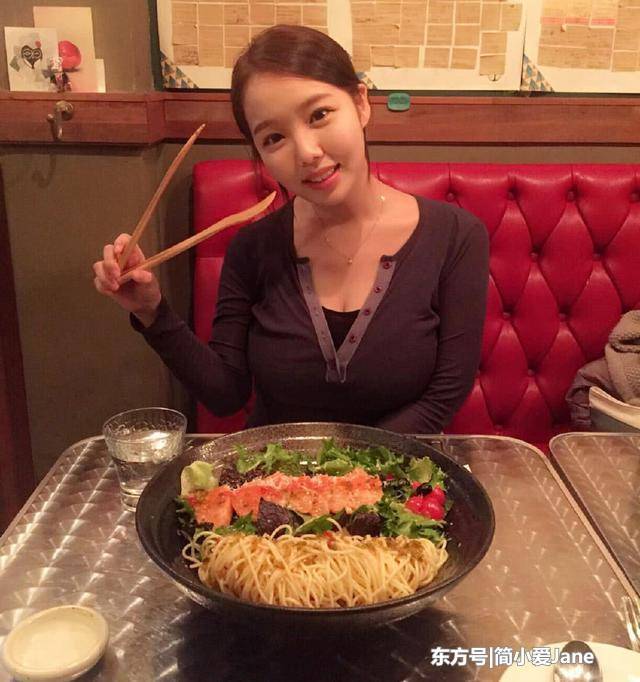 身材微胖，曲线婀娜，这才是好身材！