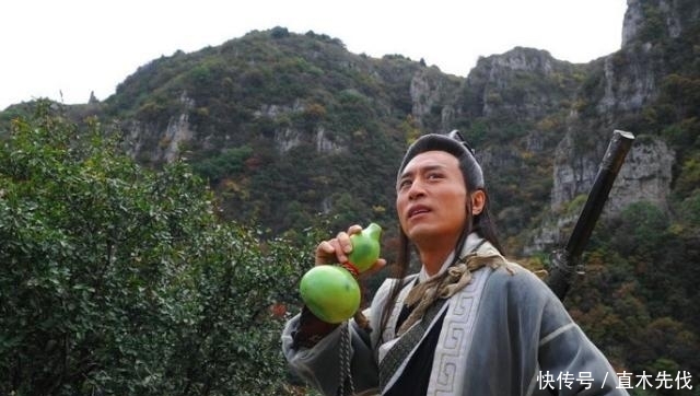 李白水平很高的一首诗，句句都是经典，年年入选小学课本