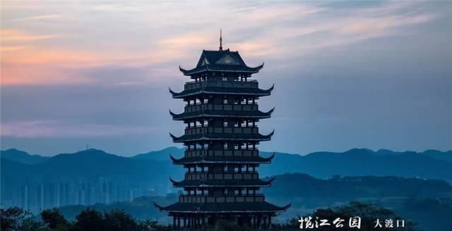 重庆彻底火了！又拿全国第一，网红城市当之无愧！