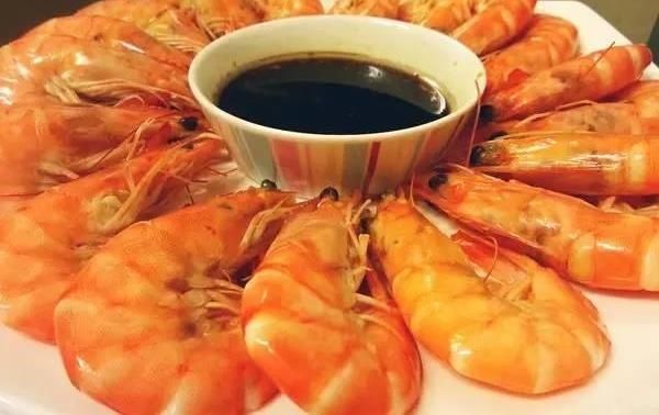  『荷香』美食精选：白灼虾，荷香牛肋骨，栗子烧山药，花生拌黄瓜的做法