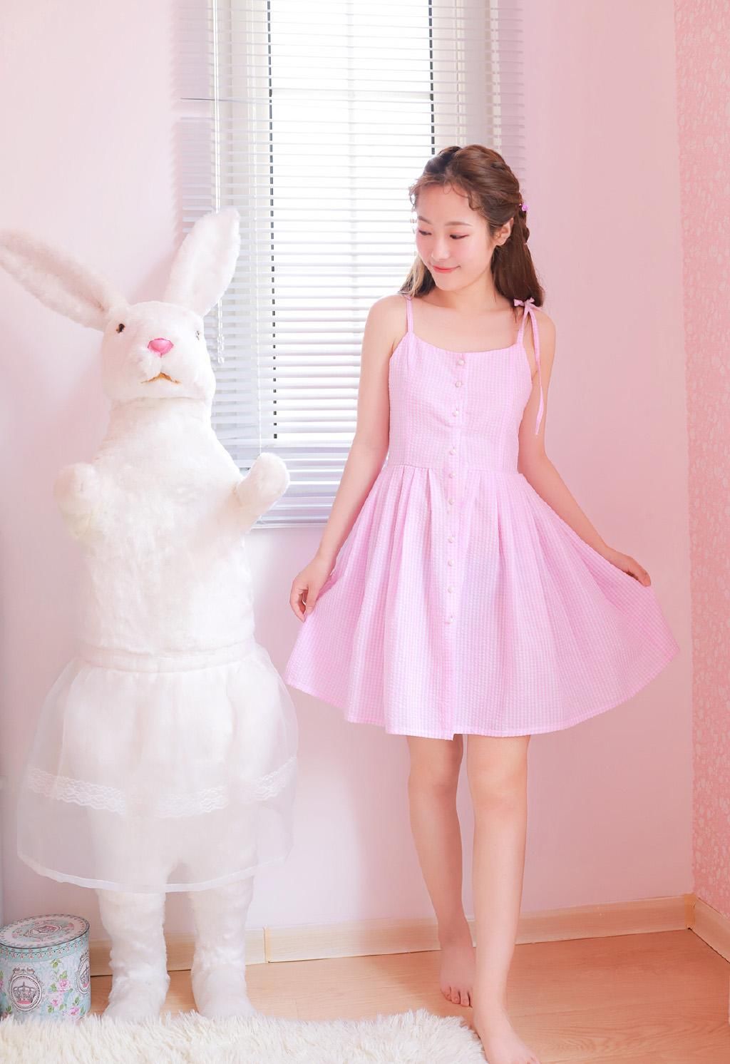 性感漂亮小姐姐吊带爆乳粉红诱惑图片