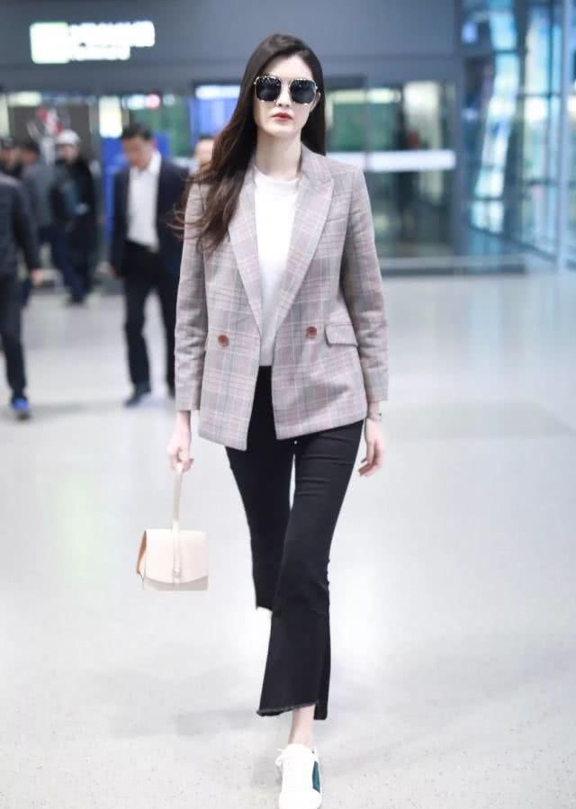  [适合]是时候穿西装＋T恤了，让你美爆整个春天！