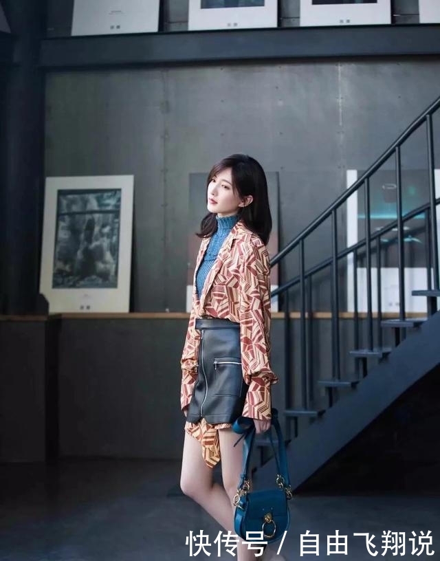  来看看@早春没有衣服穿？衬衫“一衣多穿”的穿搭指南，经典简约又优雅