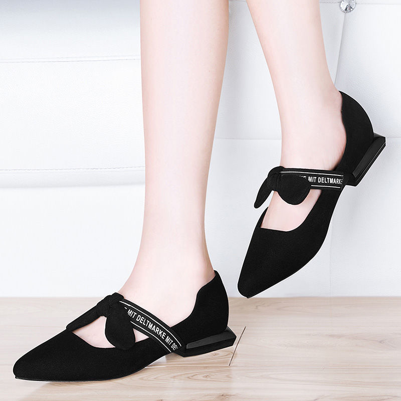 女人尽量少穿高跟鞋!今夏流行的“平底鞋”，超显气质比高跟鞋美