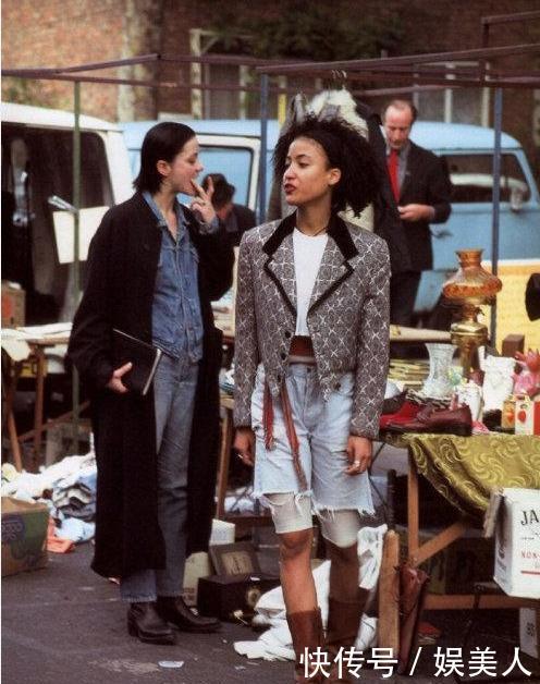  『时髦』看90年代街拍,就像穿越的时尚史,韩国姑娘敢穿、法国姑娘依然优雅