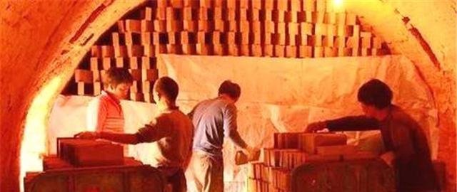  「村民」国家禁止农村使用红砖建房，但村民却还在用，这到底是