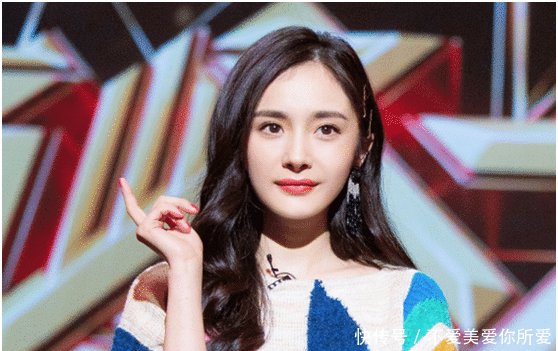  [建议]建议大家穿毛衣尽量不要配裤子，瞧瞧明星们怎么穿，个个女神范