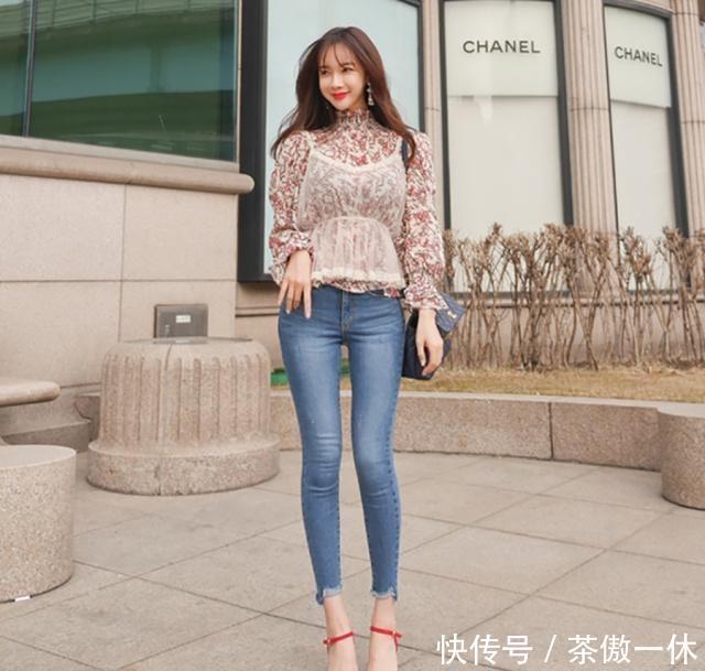  『女人』牛仔裤搭配高跟鞋，青春活力女神范十足，让女人更高挑可人！