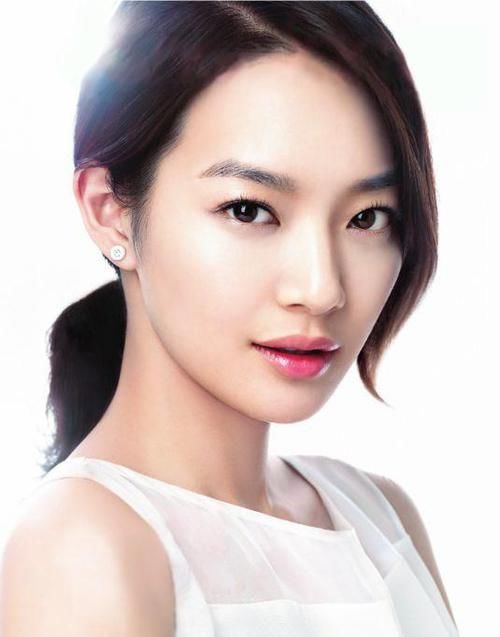  『女人』发际线高的女人别扎高马尾，换个发型更有气质，时尚减龄还不俗