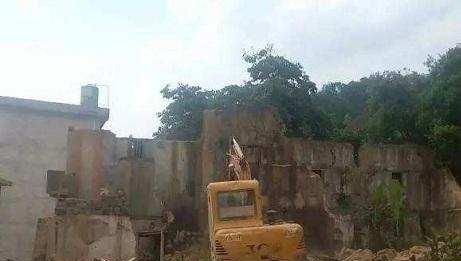  「农民」村干部带头拆农村空心房，专家却说是好事，三点原因让