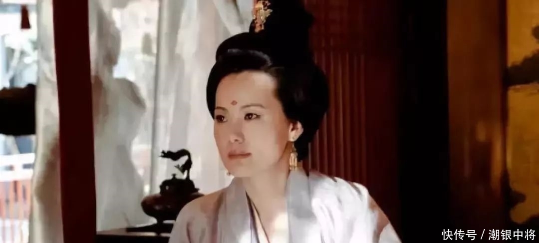 『王菲』嫁给王菲初恋,演了20多年配角,49岁摘金鸡影后:她不动声色,又美又酷