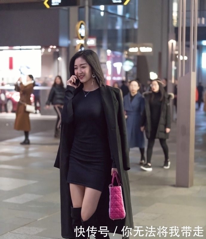#美女#美女街拍小姐姐,文雅俏皮,穿搭美丽时尚性感大方