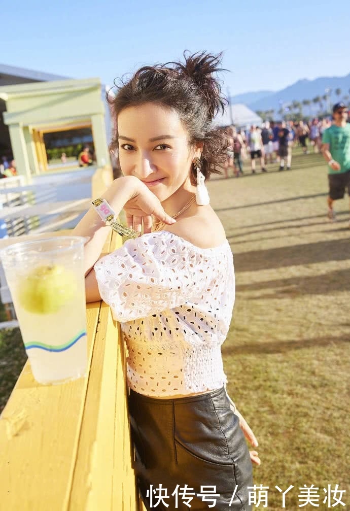 吴昕穿阔腿裤把裤头都给剪掉了，眼看都快挂不住了，网友：变瘦了