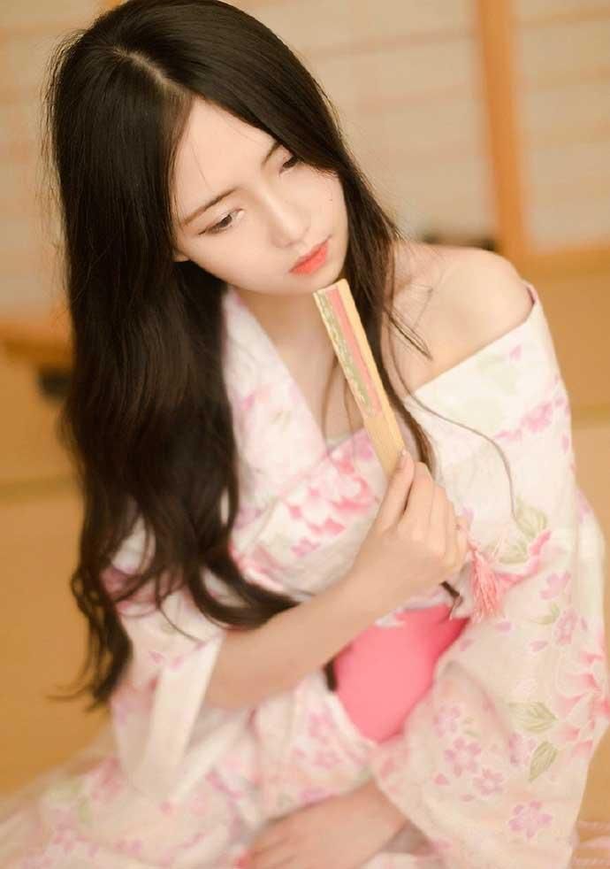 粉嫩日系和服美女甜美性感写真图片