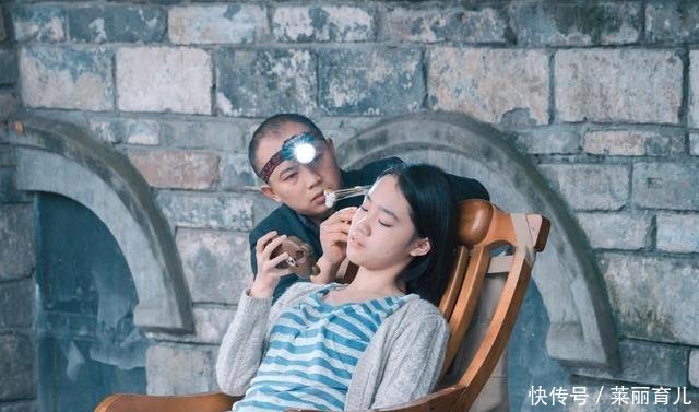 成都宽窄巷子变宰人巷子，掏耳10分钟60元，快成第二个雪乡