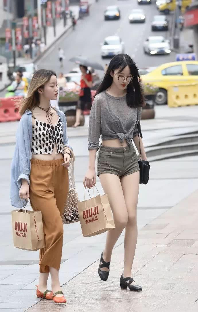 自信|高跟鞋气质穿搭,让女生出街显得更有自信