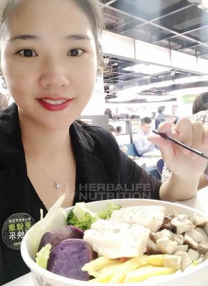 147斤的胖妈，半年变成98斤的瘦姑娘，老公要带她重拍婚纱照！