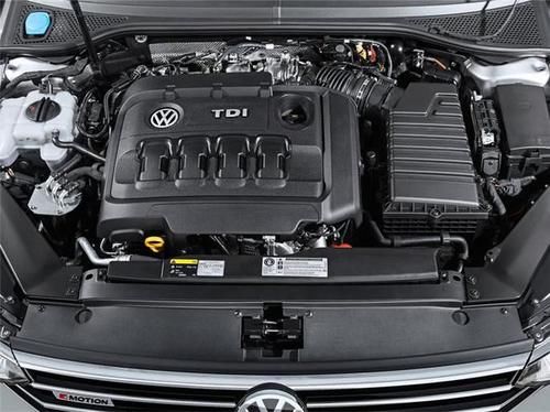  「高速」要想在高速公路上把车开好，这3点要记牢，特别是新手司