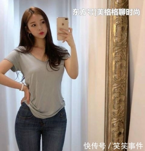  [优雅]街拍：打底裤小姐姐，穿着不失自然优雅，更加惬意有时尚魅力