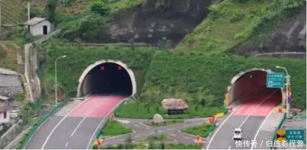  「下个月」公安部提醒下个月起,车辆进入隧道只要没做这个动作,