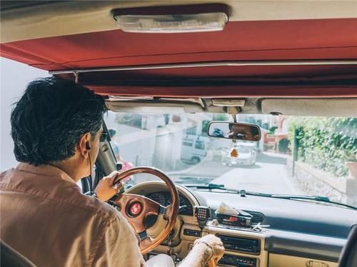  「高速」要想在高速公路上把车开好，这3点要记牢，特别是新手司