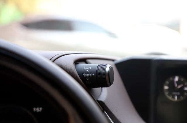  [豪车]这豪车买低配就够了，标配10气囊＋全速自适应巡航，图的就是安心