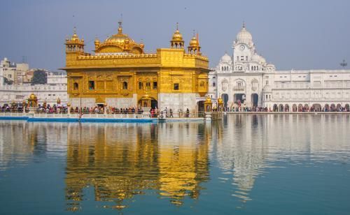 印度有座神圣的金庙,为所有人提供免费吃住,深受西方游客欢迎