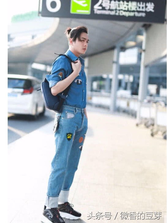 张若昀要逆天?穿“儿童裤”就算了，鞋子真不能忍，想把它扒下来