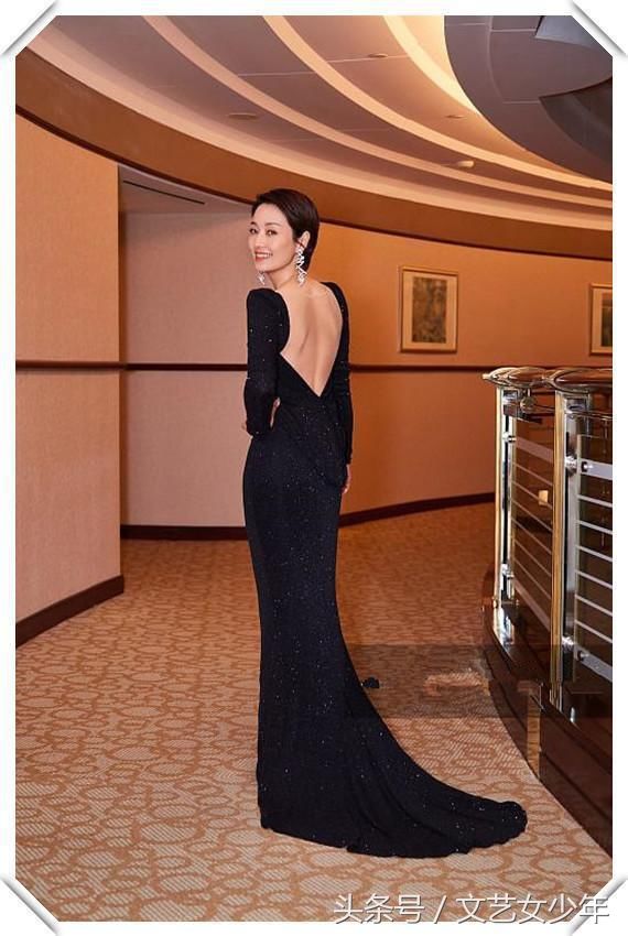 正面气场女王，背面性感女神!马伊琍一件鱼尾裙艳压群芳，厉害!