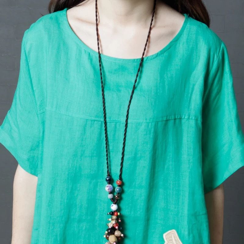 女人尽量不要穿黑裤子，瞧瞧港式女人这样穿，太惊艳了，美飞