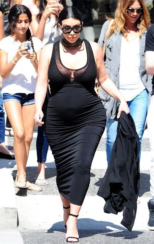 街拍:图1江疏影穿的是“孕妇裙”么?图2美女裙子开叉到大腿根!