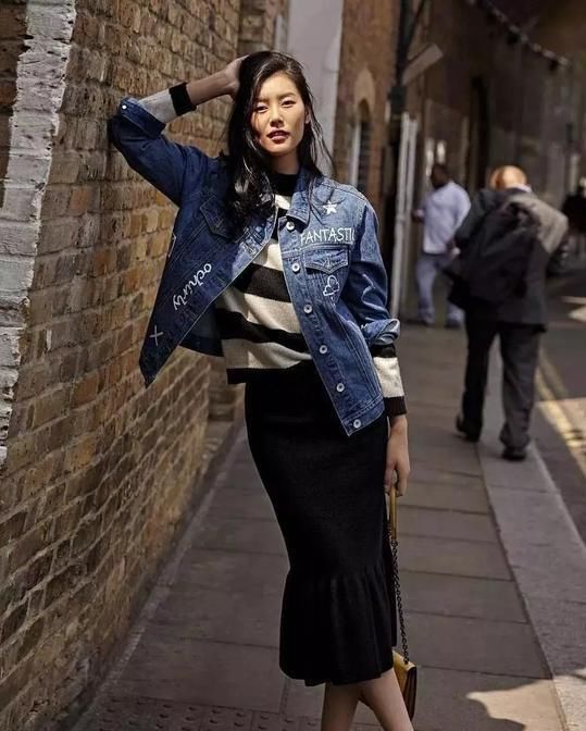  舒适■春天最适合穿啥?当然是外套加裙子了,又美又舒适