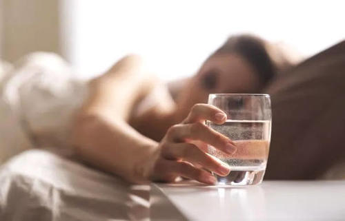 生活 | 早上一杯蜂蜜水有益健康?这么多年居然喝错了