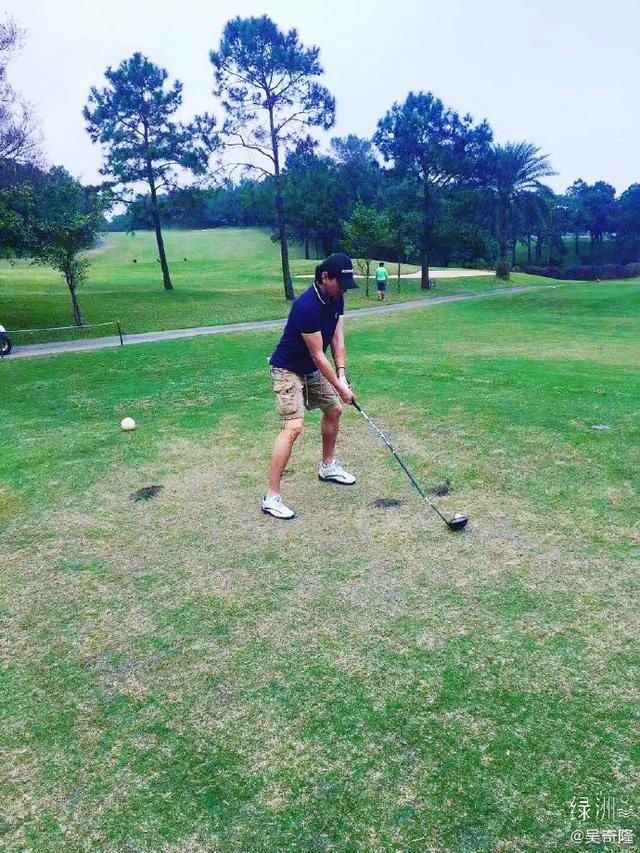 刘诗诗忙着复工,吴奇隆忙着退休,两鬓斑白还发