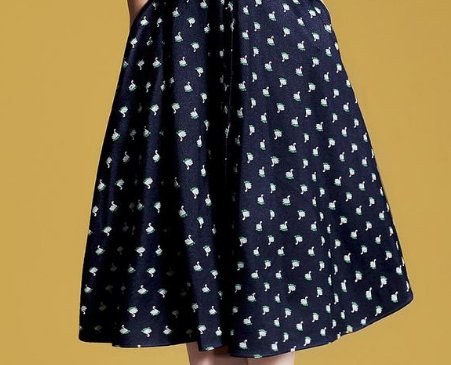 9月早晚温差大，一件洋气的秋裙，干练又不失女人味，想不美都难