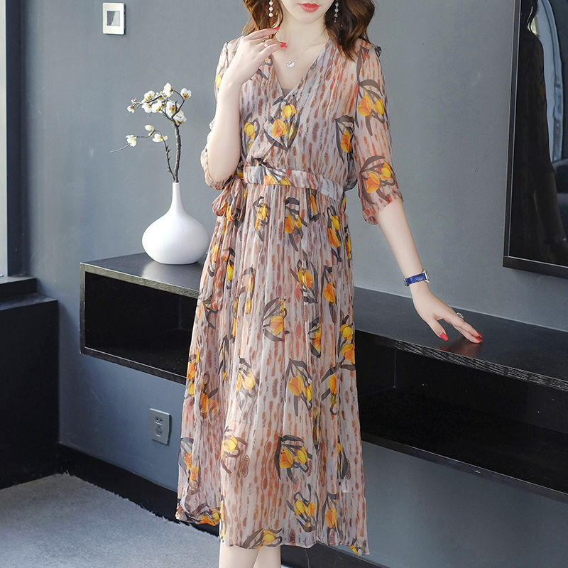 这种裙子叫蕾丝裙，显白嫩美更洋气，难怪老婆把真丝裙全都扔了