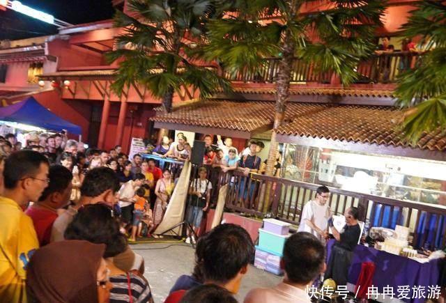 一个名字比中国还要中国的外国城市, 因一道海峡举世闻名！