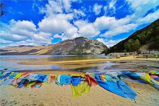 初秋自驾｜成都出发这条路线，藏着你向往的秋天！