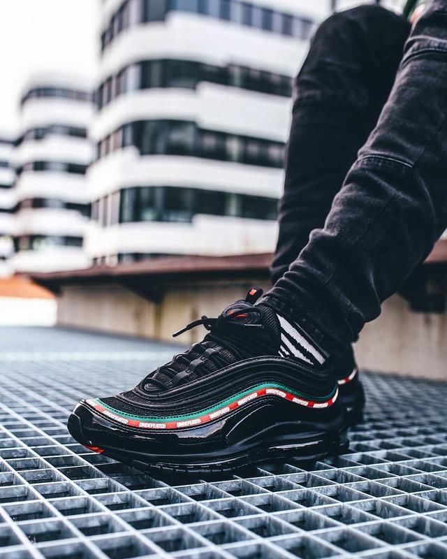 我们对比了 Nike 去年和今年的重磅联名!看看到底哪几双最走心