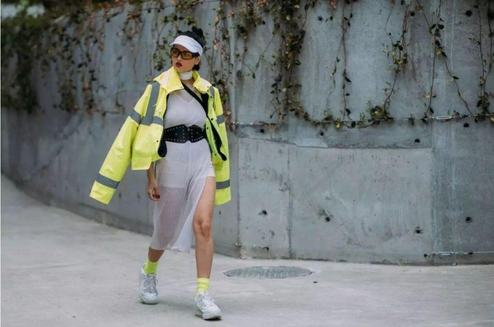 穿卡戴珊同款“骑行裤”上班的那位搭配师，来我办公室一下!