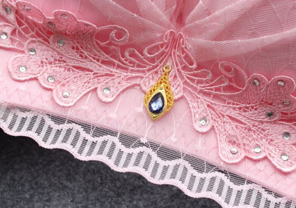 羞羞羞!怎会有如此“脸红”的文胸+内内，男人喜欢，女人嫉妒